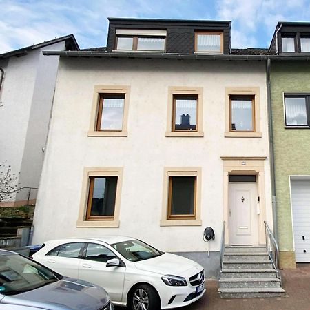 Zentrale Ferienwohnung Trier-Euren Mit Heimkino, Kueche, Wallbox & Kostenlose Fahrraeder Exterior photo