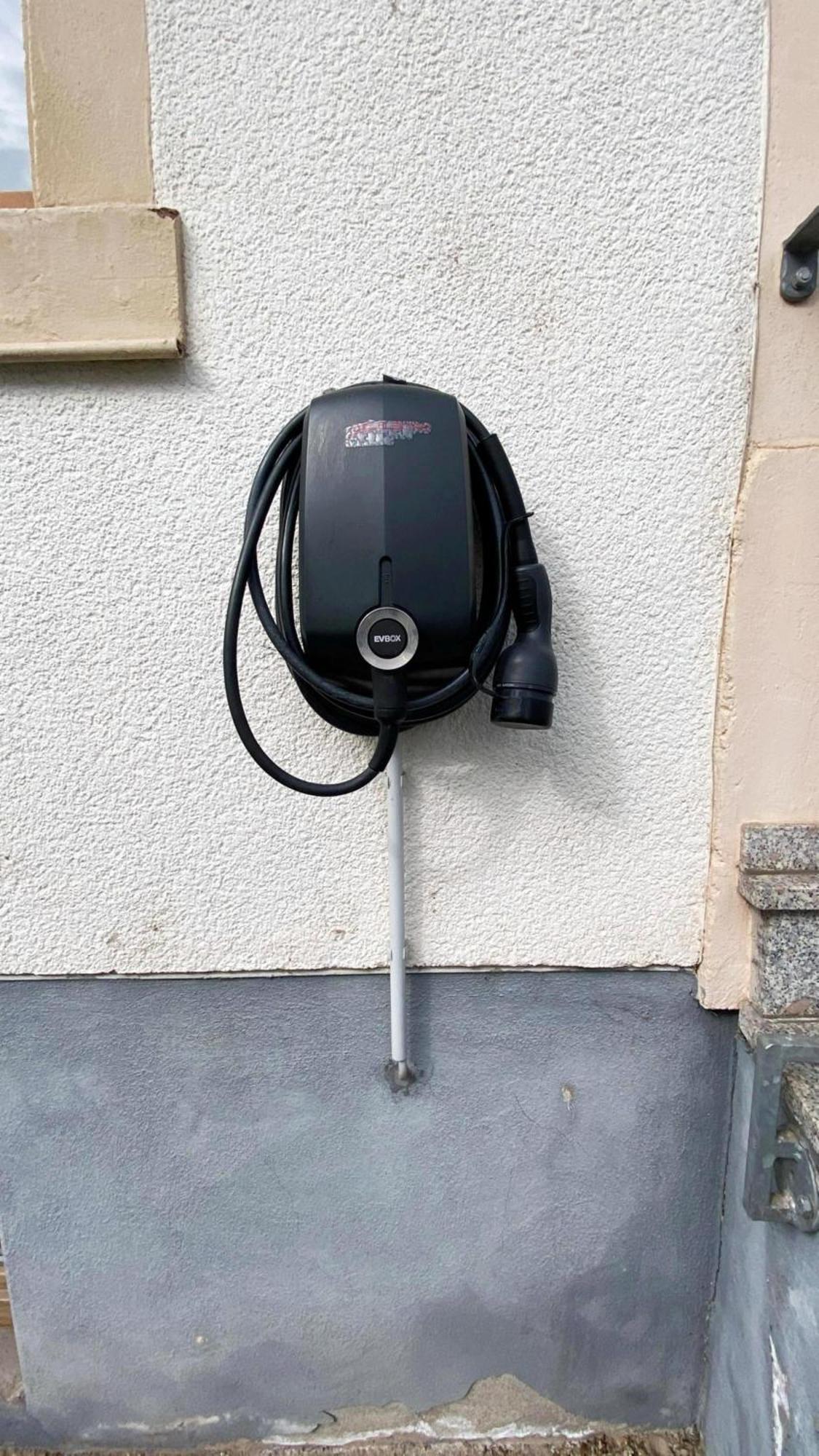 Zentrale Ferienwohnung Trier-Euren Mit Heimkino, Kueche, Wallbox & Kostenlose Fahrraeder Exterior photo