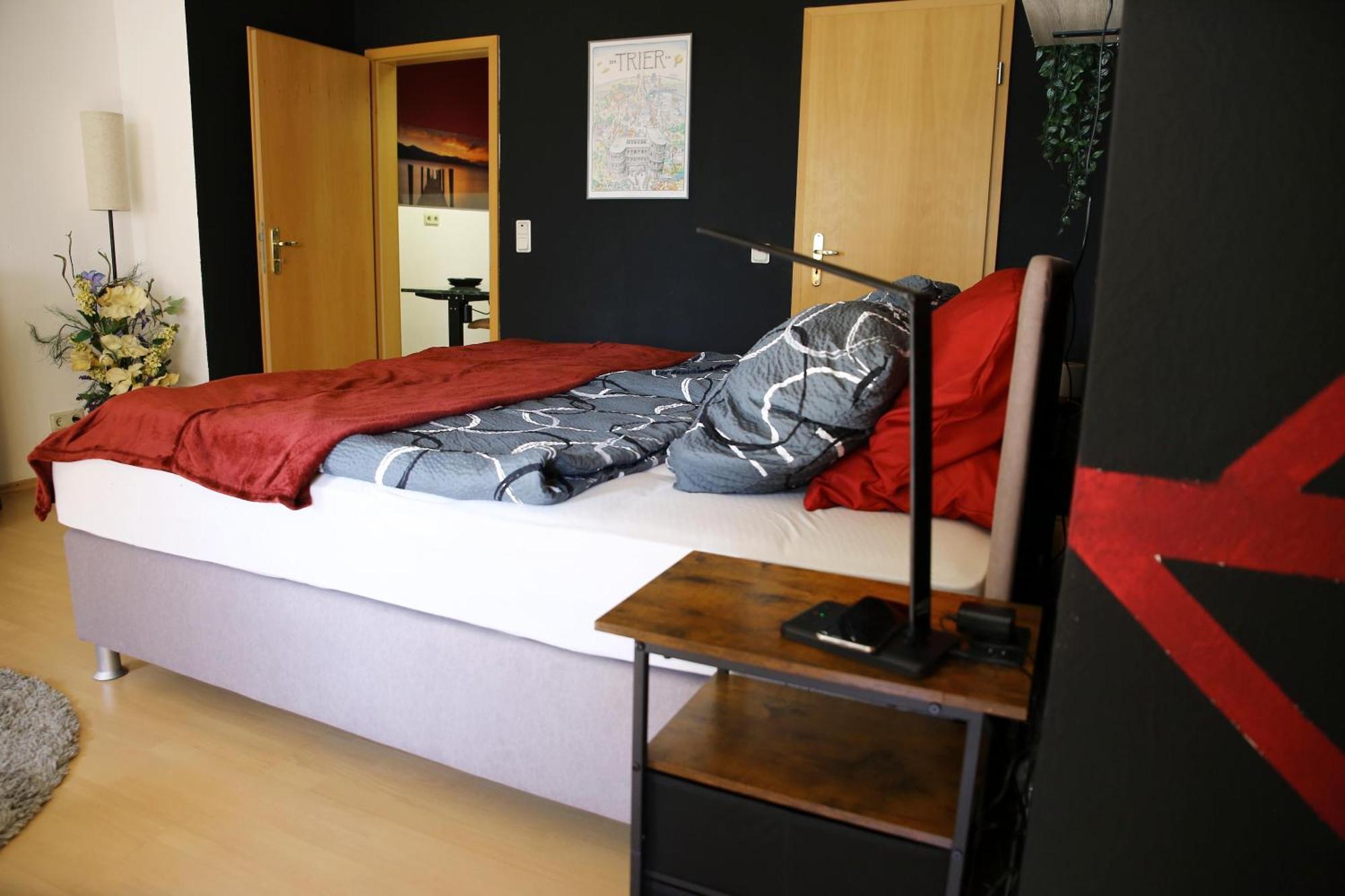 Zentrale Ferienwohnung Trier-Euren Mit Heimkino, Kueche, Wallbox & Kostenlose Fahrraeder Exterior photo
